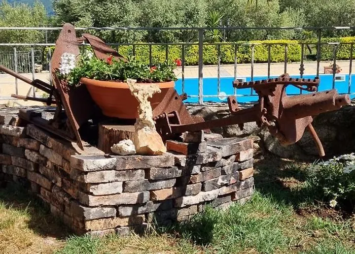 לינה וארוחת בוקר Uliveto Garden באניירה קלאברה