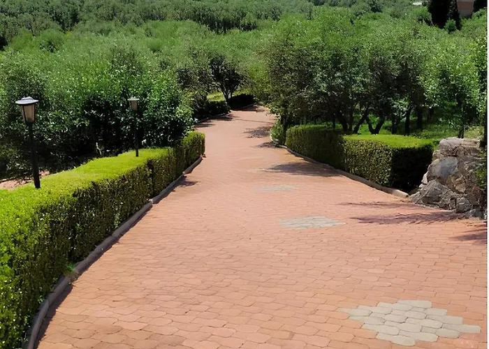 לינה וארוחת בוקר Uliveto Garden *